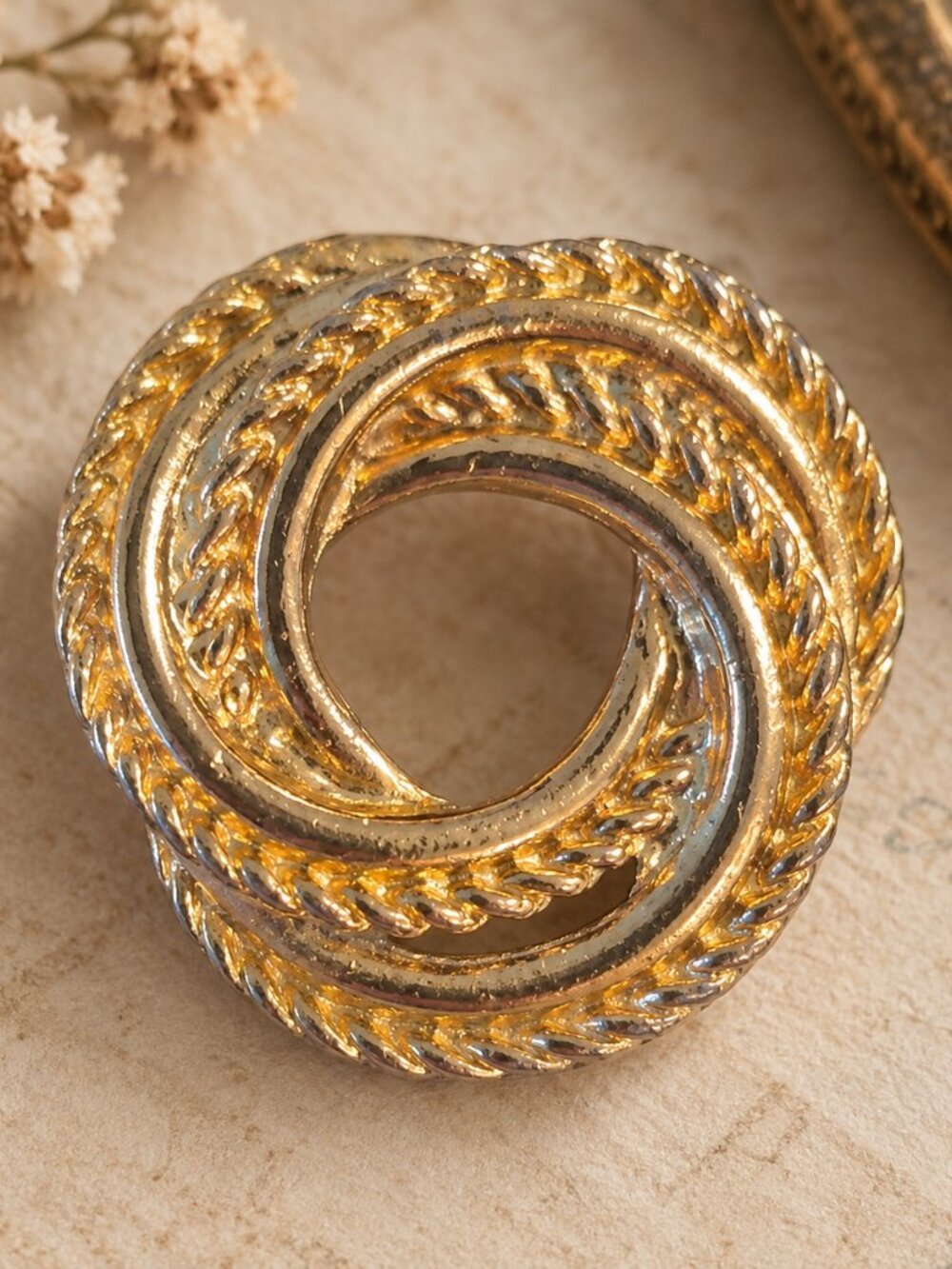 Classic Vintage Gold-Tone Twisted Rope Knot Brooch